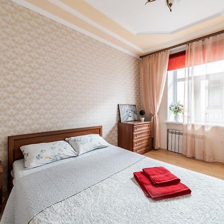 Central Apartments Rynok Lviv Bagian luar foto