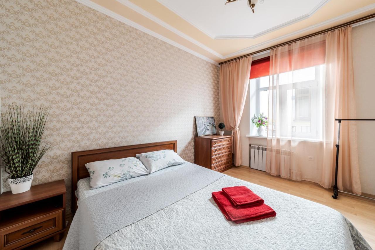 Central Apartments Rynok Lviv Bagian luar foto