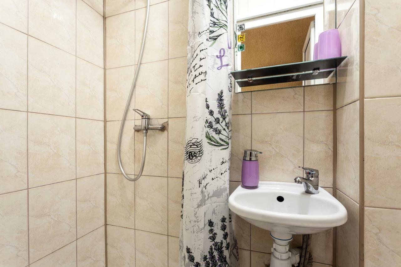 Central Apartments Rynok Lviv Bagian luar foto